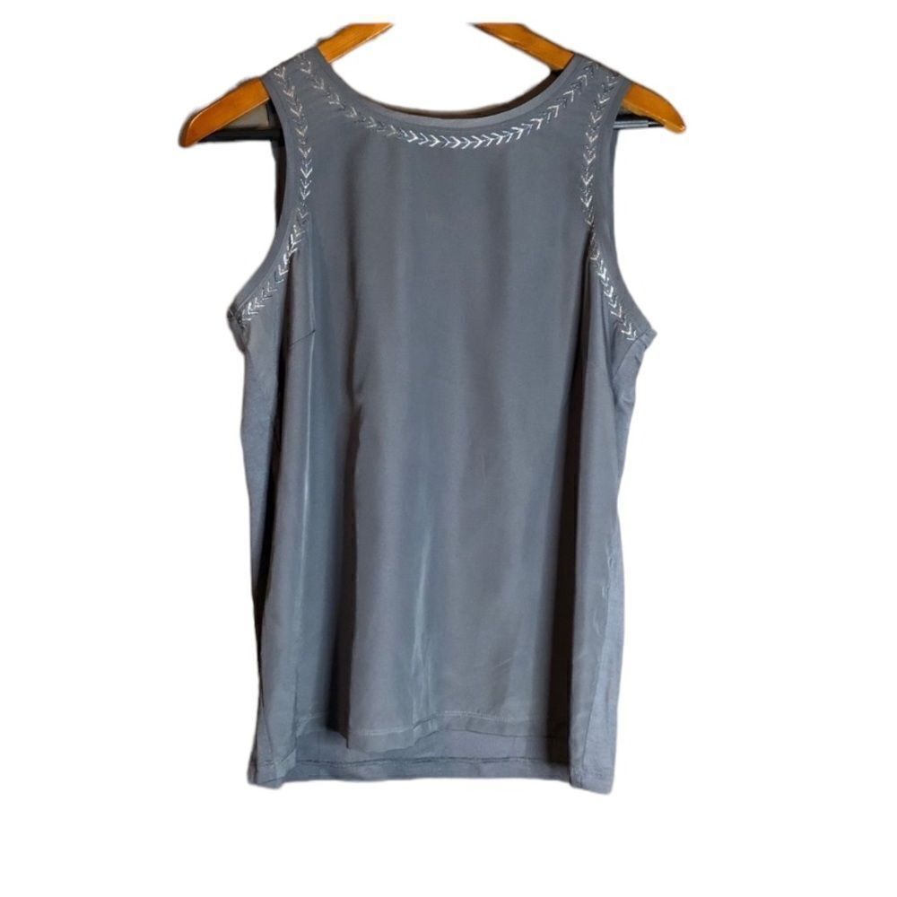 ‎3 for $30! Banana republic grey embellished tank